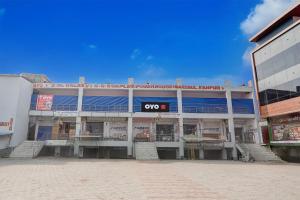 Το κτήριο όπου στεγάζεται  το ξενοδοχείο +21 φωτογραφίες