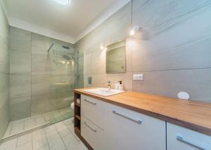 Ένα μπάνιο στο Bielsko Apartments +46 φωτογραφίες