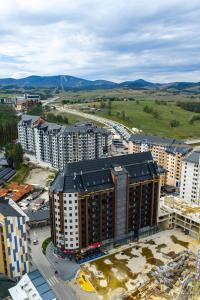 BukorovacにあるQueen Lidijaの建物のある都市の航空写真