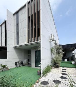 Budova, kde se prázdninový dům nachází + 35 fotografií