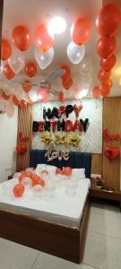 Ένα ή περισσότερα κρεβάτια σε δωμάτιο στο Hotel Peak Inn