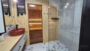 Ένα μπάνιο στο Black Hill Pod Zieleńcem Apartament BOHO Nr6 +40 φωτογραφίες