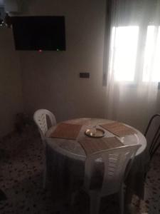 Μια τηλεόραση ή/και κέντρο ψυχαγωγίας στο Taghazout beachside apartment