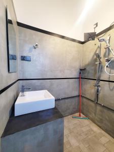 Ένα μπάνιο στο AfterFly