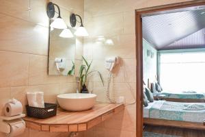 Ένα μπάνιο στο Monteverde Ecolove +34 φωτογραφίες