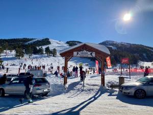 Επισκέπτες που μένουν στο Le Cube Alpin - Cosy Studio - Vue Montagne - Gréolières les Neiges