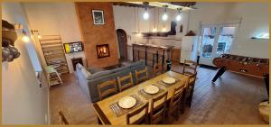 Χώρος καθιστικού στο Maison champètre avec 8 couchage à 35' disney proche studio cinéma TSF 77 au milieu d'un corps de ferme