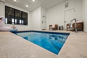 Hồ bơi trong/gần Splashing Views