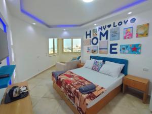 Postel nebo postele na pokoji v ubytování Hurghada Luxury Flat zone touristique