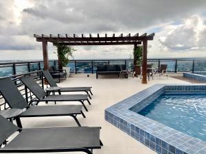 Bazén v ubytování Flat Intercity Hotel nebo v jeho okolí