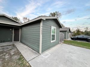 Το κτήριο όπου στεγάζεται  η παραθεριστική κατοικία