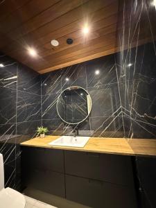 Ένα μπάνιο στο Brand new luxury house Villa puomikuja +21 φωτογραφίες