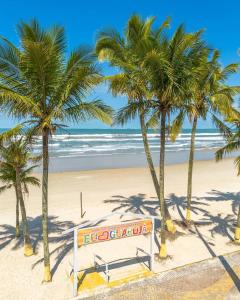 Пляж на территории дома для отпуска или поблизости