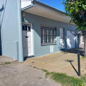 Bygningen som feriehuset ligger i + 13 billeder