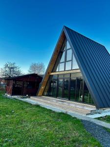 Το κτήριο όπου στεγάζεται  το σαλέ +4 φωτογραφίες