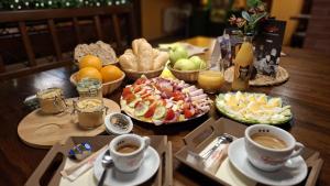 Jídlo v penzionu nebo okolí + 14 fotografií