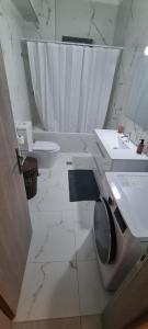 Koupelna v ubytování Eleusis luxury flat 2 + 10 fotografií