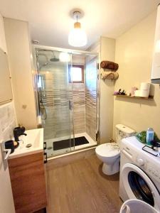 Et badeværelse på Studio Cosy 32 m2 hyper centre Châlons-en-Champagne