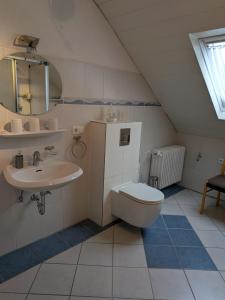 A bathroom at Eifel-FeWo by Eva Kröll