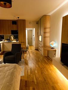 Η κουζίνα ή μικρή κουζίνα στο Metropolis apartment, parking, city center