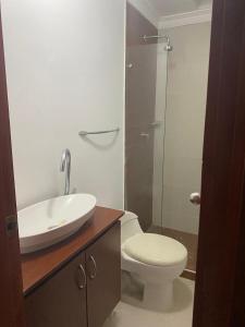 Et badeværelse på Grand Villa Roca Rodadero