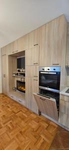 Nhà bếp/bếp nhỏ tại Vikendica Kod Koje +6 ảnh