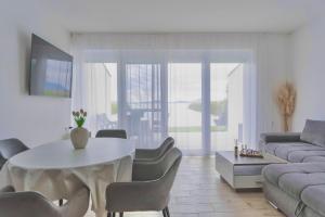 Χώρος καθιστικού στο BALATON A KERTBEN - BALATON IN THE GARDEN - Beachfront houses with beautiful view, private beach +32 φωτογραφίες