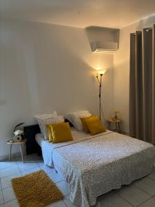 Ένα ή περισσότερα κρεβάτια σε δωμάτιο στο Villa Bwa Flè - maison vue mer à 5 mi de la plage +13 φωτογραφίες