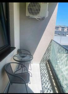 Un balcón o terraza en Apartman, Stan na dan Chill time