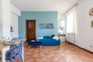 Χώρος καθιστικού στο Golden Tree - Castelletto Ticino - Private Garage - WiFi