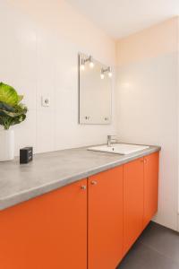 Foto sihtkohas Grasse asuva majutusasutuse Centre ville - cosy appartement - sous les parapluies galeriist