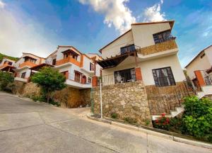 Bygningen som feriehuset ligger i