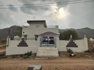 En generel udsigt til bjerge eller udsigt til bjerge taget fra villaen