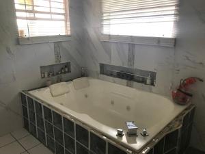 Un baño de Tropical Harbour View