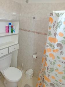 Ένα μπάνιο στο Cabañas Los 3 Hermanos