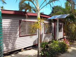 Κήπος έξω από το Nukuwasiga homestay