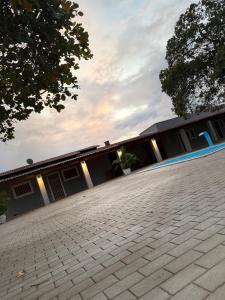 Budova, kde se prázdninový dům nachází