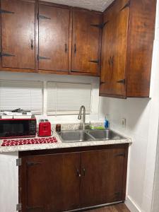 Nhà bếp/bếp nhỏ tại Cute Cottage