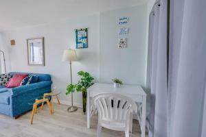 Posezení v ubytování Romantic Oceanfront View, Discounted, Pools