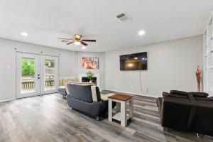 Zdjęcie z galerii obiektu Your Serene Escape in Schertz San Antonio and NB w mieście Schertz +25 zdjęć