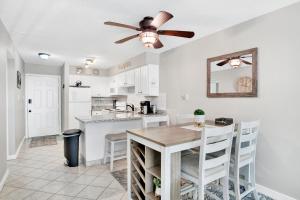 Kuchyň nebo kuchyňský kout v ubytování Lei Lani M119