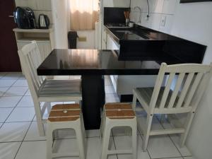 Nhà bếp/bếp nhỏ tại Residencial bella praia 2 H26