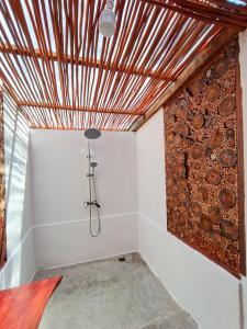 Koupelna v ubytování Likat Surf House + 34 fotografií