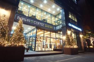 Το κτήριο όπου στεγάζεται  το ξενοδοχείο