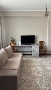 TV a/nebo společenská místnost v ubytování Meiman House close to Asia Mall