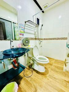 Koupelna v ubytování TJ Patong HOSTEL + 16 fotografií