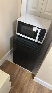 Φωτογραφία από το άλμπουμ του Cozy Ground-Floor Room with Private Bath and Separate Entry σε Delta