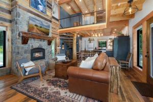 Posezení v ubytování Cades Cabin