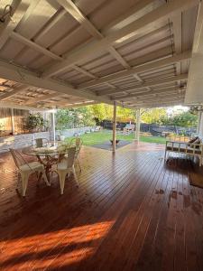 Galería fotográfica de Sunset Views, 5 Mins to Beaches, Quirky Retreat en Caloundra West