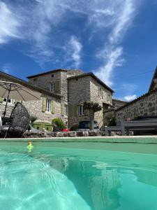 Πισίνα στο ή κοντά στο Le Mas des Ayres - Chambres d'hôtes